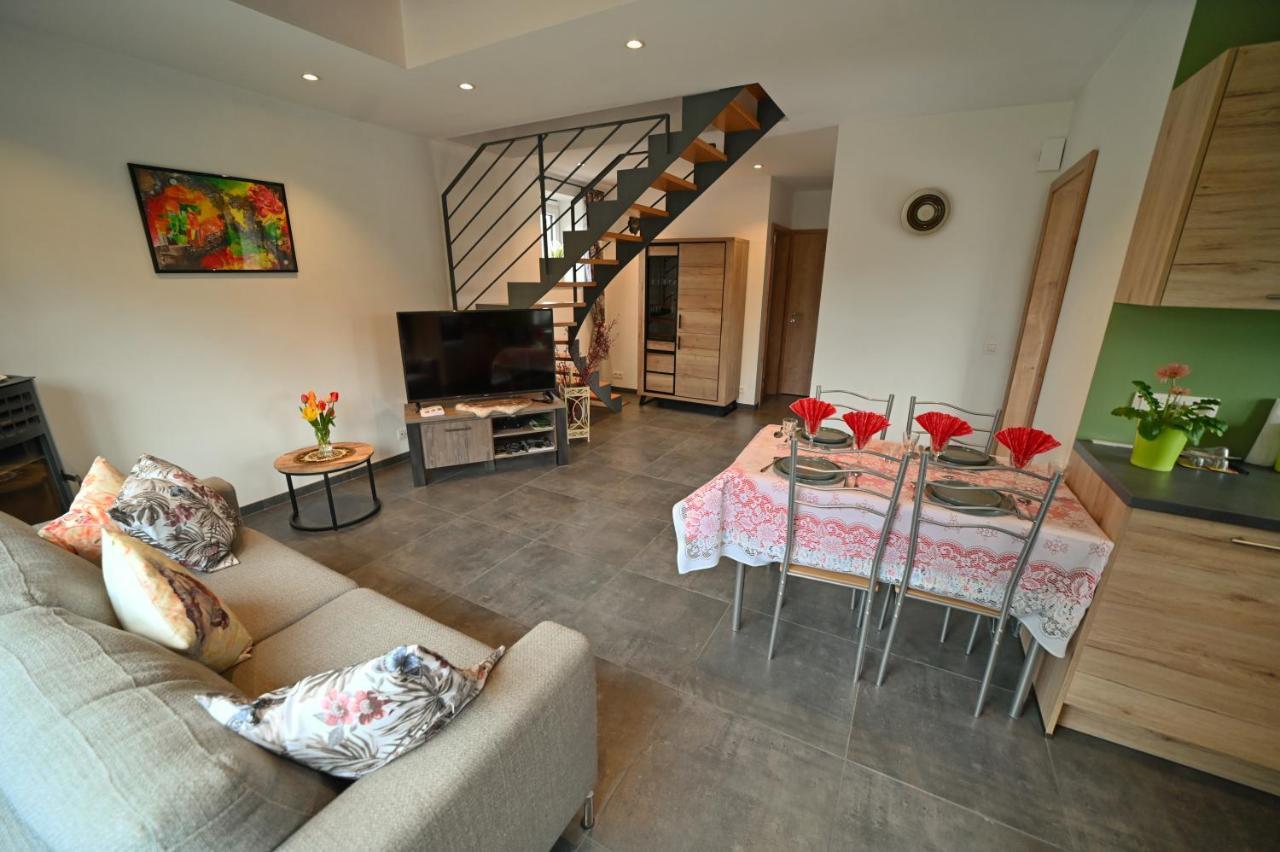 La Petite Maison Dans La Prairie Hotton Exterior foto